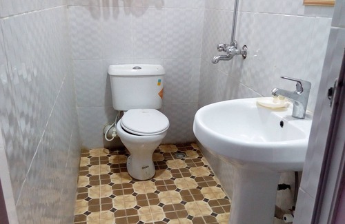 Alimosho Hotel | Denposon Royal Hotel