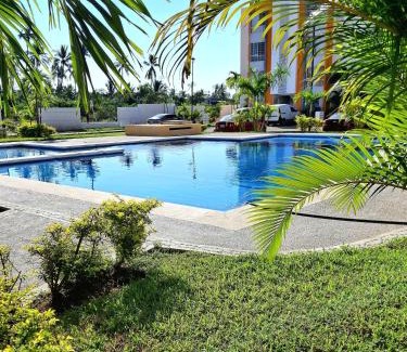 Acapulco Apartment | Departamento En Acapulco Diamante con Alberca, Camastros y Hermosos Jardines