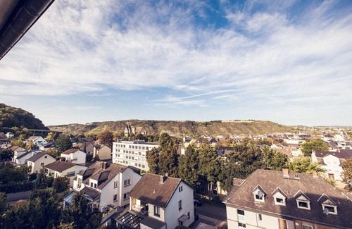 Pellenz Apartment | Design apartment centrally located in Andernach with top view, WiFi, kitchen, parking space