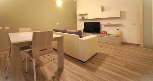 Zona Solari Apartment | Design District Cozy Nest