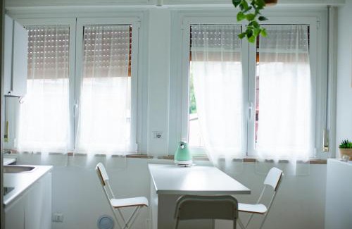 Crescenzago Apartment | Design Moderno:Monolocale Spazioso vicino Metro M2