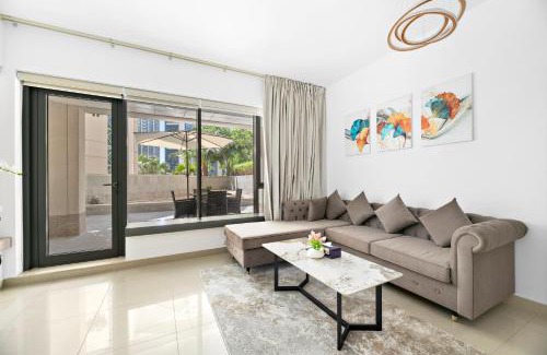 Downtown Dubai Apartment | Designer 1BR 29 Boulevard Downtown Dubai Near Burj Khalifa