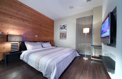 Wujie Bed & Breakfast | Designer House