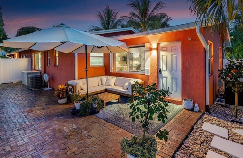 Delray Beach Cottage | Designer's Beach Cottage with an Instagram Adorable Private Porch!
