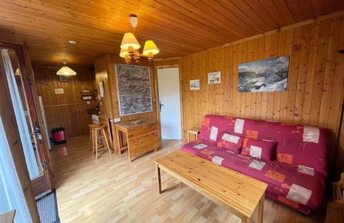 Barcelonnette Ski Chalet | Detached chalet with private garden
