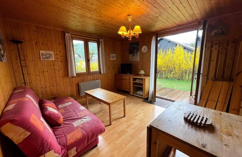 Barcelonnette Ski Chalet | Detached chalet with private garden