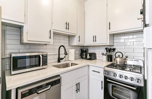 City Park Apartment | Detroit by Modern Midstay /On City Park! #T27