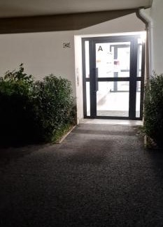 Lieusaint Apartment | Deux pièces dans résidence calme