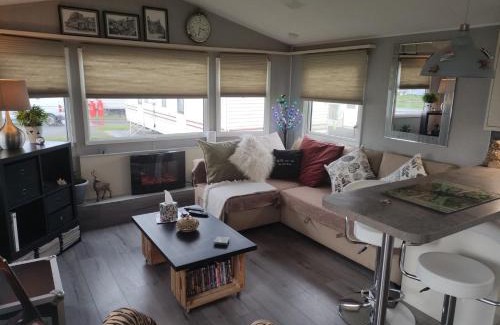 Prestonpans House | "Dew Drop Inn"