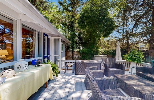 Rehoboth by the Sea House | Dewey Beach cottage 1 block from the beach, dog friendly