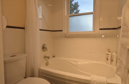 Historic Old Town Bed & Breakfast | Dicksons Family Suite B&B