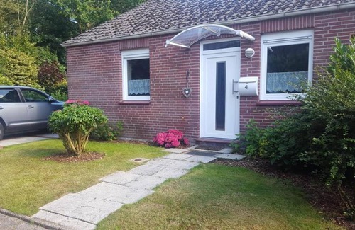 Hage House | "Die Schönsten Tage mit dem Hund "Ferienhaus " im Kurpark Hage-Berum " Nordseeküste"