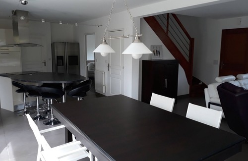 Dinard House | DINARD VACATION HOME SLEEPS 12