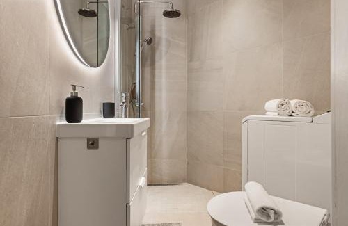 Bergenhus House | Dinbnb Apartments I 500m to Bryggen