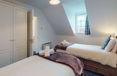 Dingle Apartment | Dingle Harbour Cottages 3 Bed Sleeps 7