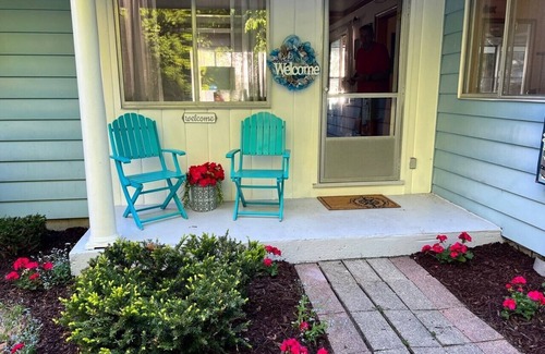 Traverse City House | Direct Lake Leelanau Sunset view, Fire pit, grill, dock, boat lift , dog ok
