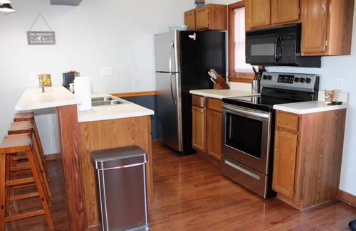 Wolf Laurel Condo | DIRECT MOUNTAIN VIEWS! Hike & swim on-site! Private balcony! WOW!