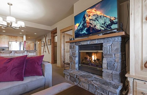 Whitefish Condo | Direct Ski in and Ski out!! 2 bedroom/1 bath Morning Eagle ski in/out!!