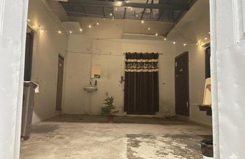 Mathura House | Divine Stay- Facing Krishna Janambhoomi Temple- Personal Family HomeStay - Hotel Like Amenities