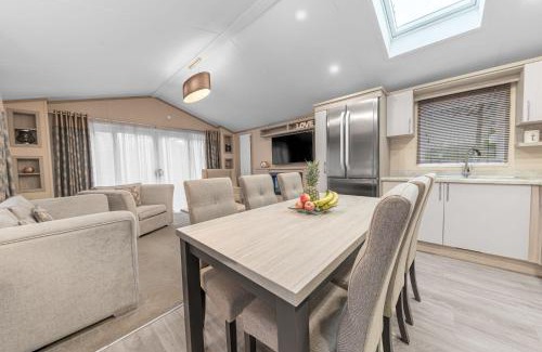 Troutbeck Bridge House | Dizzy Ducks Lodge