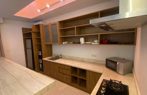 Batu Bolong Hotel | djabu Canggu Beach Villa