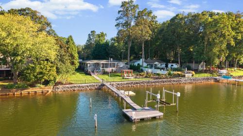 Westport House | Dock Hot Tub Kayaks on Lake Norman Lakeside Gem by AvantStay