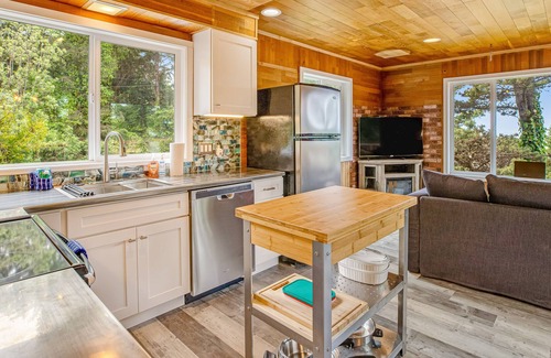 Tolovana Park House | Dog-friendly coastal home w/ private hot tub, WiFi, private washer/dryer, grill