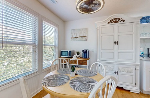 St. James Condo | Dog-friendly condo w/pool, tennis court, & coastal charm for a relaxing getaway