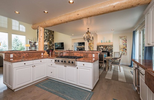 Highlands House | Dog Friendly, Stunning Sun Valley Ski Home, Mountain Views