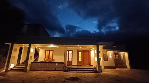 Maraiyur House | Dolmens castle
