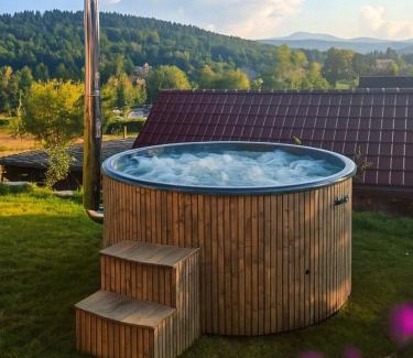Ladek-Zdroj House | Dom z Widokiem na Góry i Jacuzzi - "Domki na Słonecznym Wzgórzu"