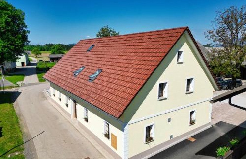 Praprotna Polica Apartment | Domačija Kveder