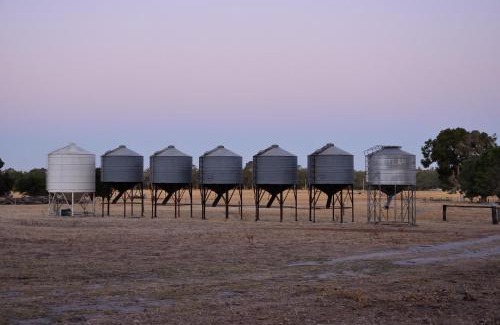 Wilga Apartment | DONN4254S2 - Wilga Farm Stay - Shearer's Shack Camping - double