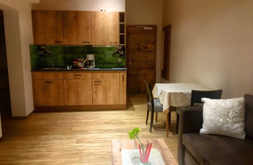 Nesselwaengle Apartment | Doppelzimmer mit Balkon - Appartments und Pension Mariandl