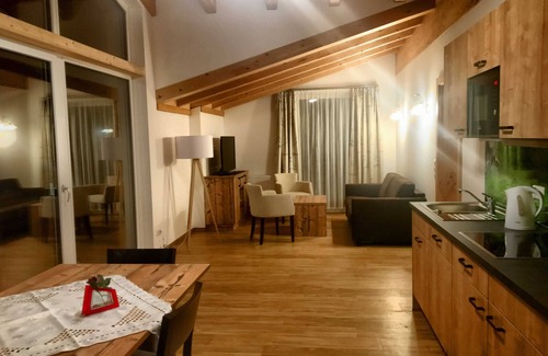Nesselwaengle Apartment | Doppelzimmer mit Balkon - Appartments und Pension Mariandl