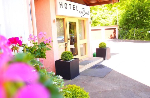 Tuebingen Apartment | Doppelzimmer mit Dusche und WC