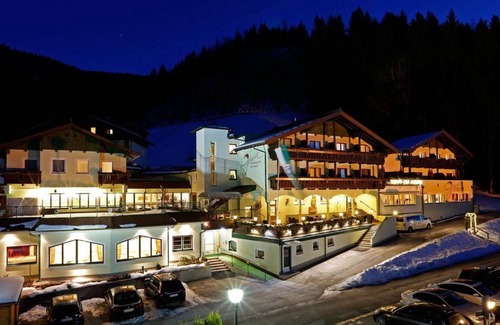 Haus im Ennstal House | Doppelzimmer mit Dusche, WC - Komfort - Panoramahotel Gürtl