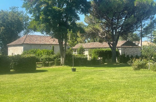 Sigoules House | Dordogne Maison EN Pierre, 6 Chambres, 12 Couchages