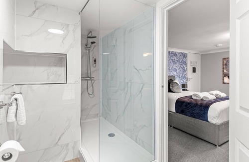 Boston Hotel | Double en-suite Street View