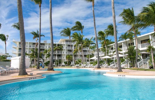 Marathon Apartment | Double Queen Room | Resort Perks | No Hidden Fee