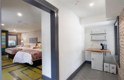 Historic District - North House | Double Queen Suite 1st Floor Boutique Hotel