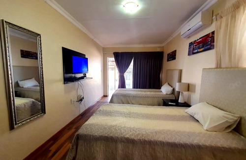 Mahikeng Hotel | Double Room in One of The Select Guesthouses in Mahikeng