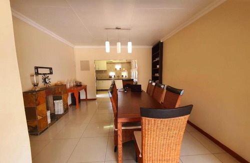 Mahikeng House | Double Room in one of the select guesthouses in Mahikeng