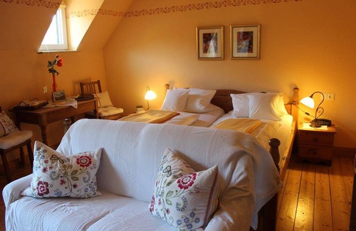 Hatzenport Hotel | Double room, shower or bath, toilet, no smoker