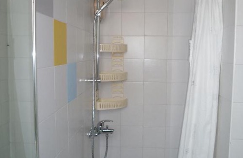 Nicosia House | Double room with ensuite bathroom at Datacom building