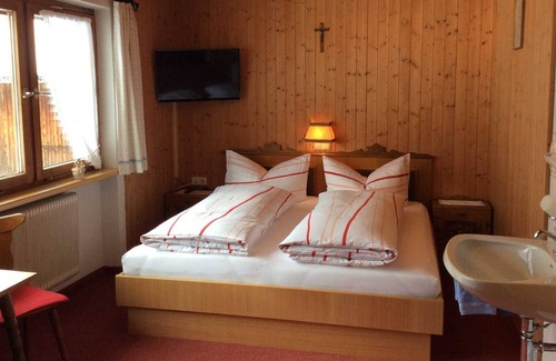 Schoppernau Apartment | Double room without balcony 1 - Haus Brunhilde