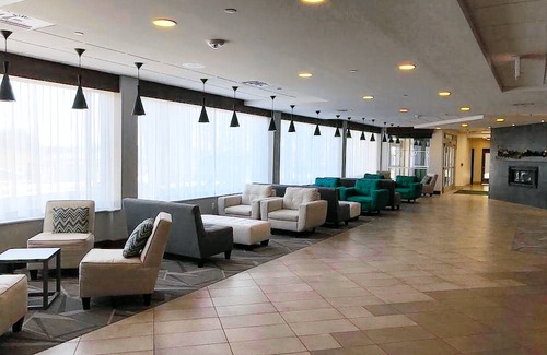 South Central Omaha Hotel | DoubleTree by Hilton Omaha Southwest