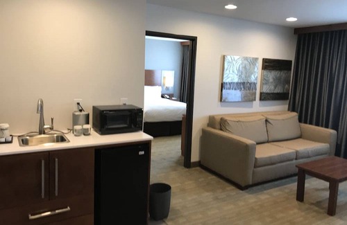 South Central Omaha Hotel | DoubleTree by Hilton Omaha Southwest