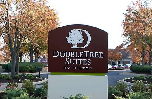 Huntsville Hotel | DoubleTree by Hilton Huntsville-South