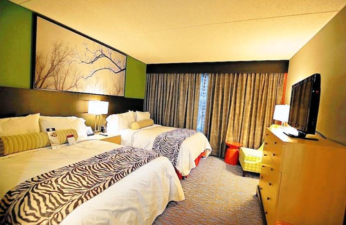 Huntsville Hotel | DoubleTree by Hilton Huntsville-South